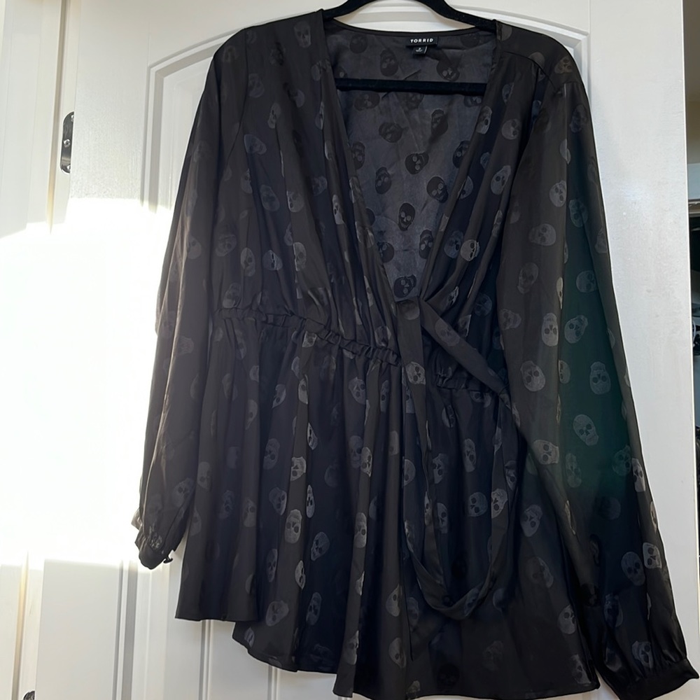Torrid size 2 blouse